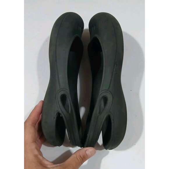 Crocs Kadee Sling Back Ballet Flats Size 6 Black Laser Cut Rubber Light - Picture 5 of 8